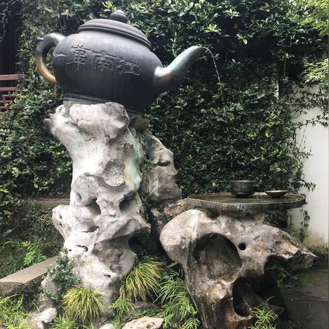 (良渚文化的生活方式)探寻良渚居民生活特点：从饮食、居住到文化习俗的全方位分析